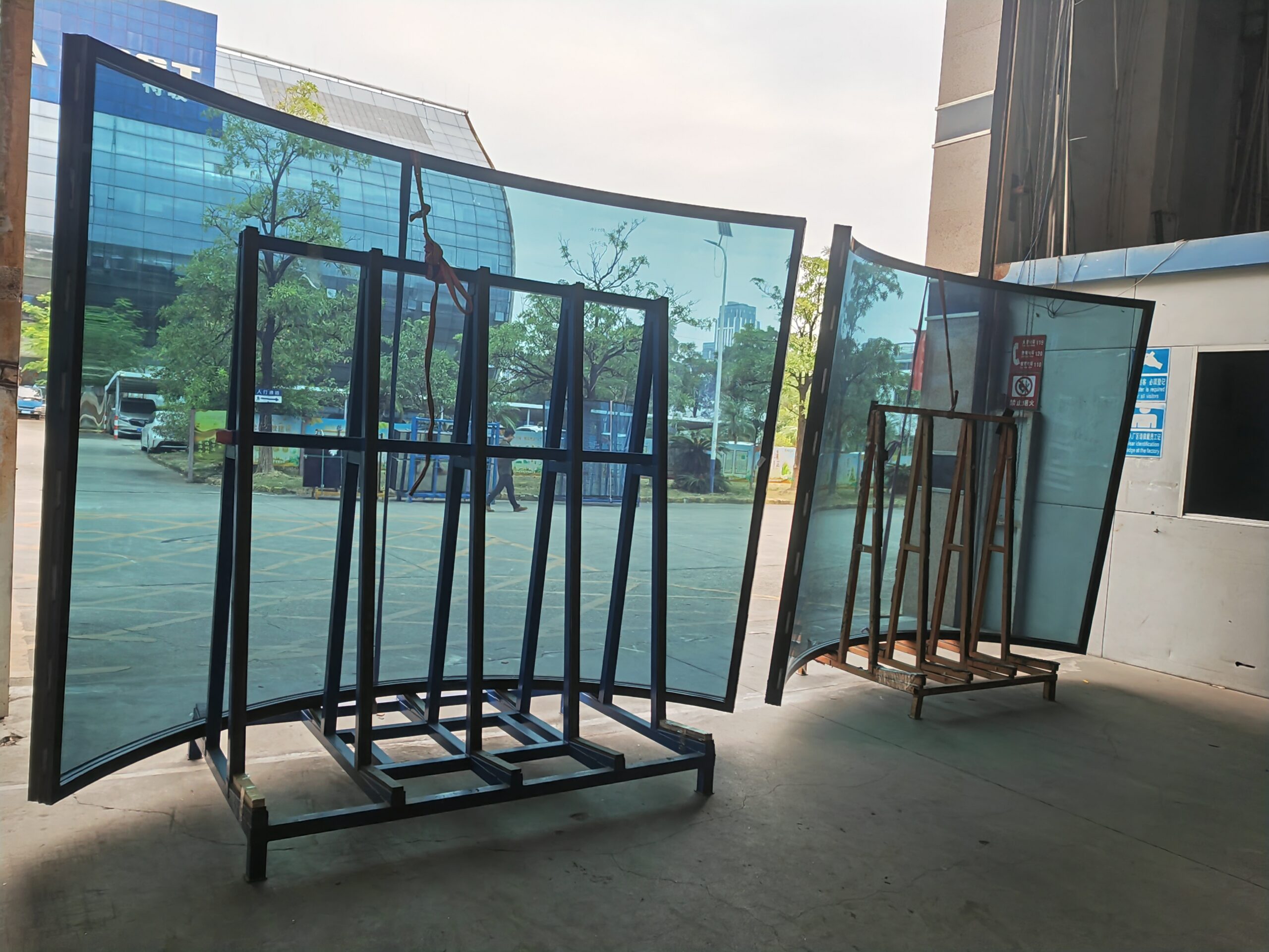 Curved Double-Chamber Insulating Glass