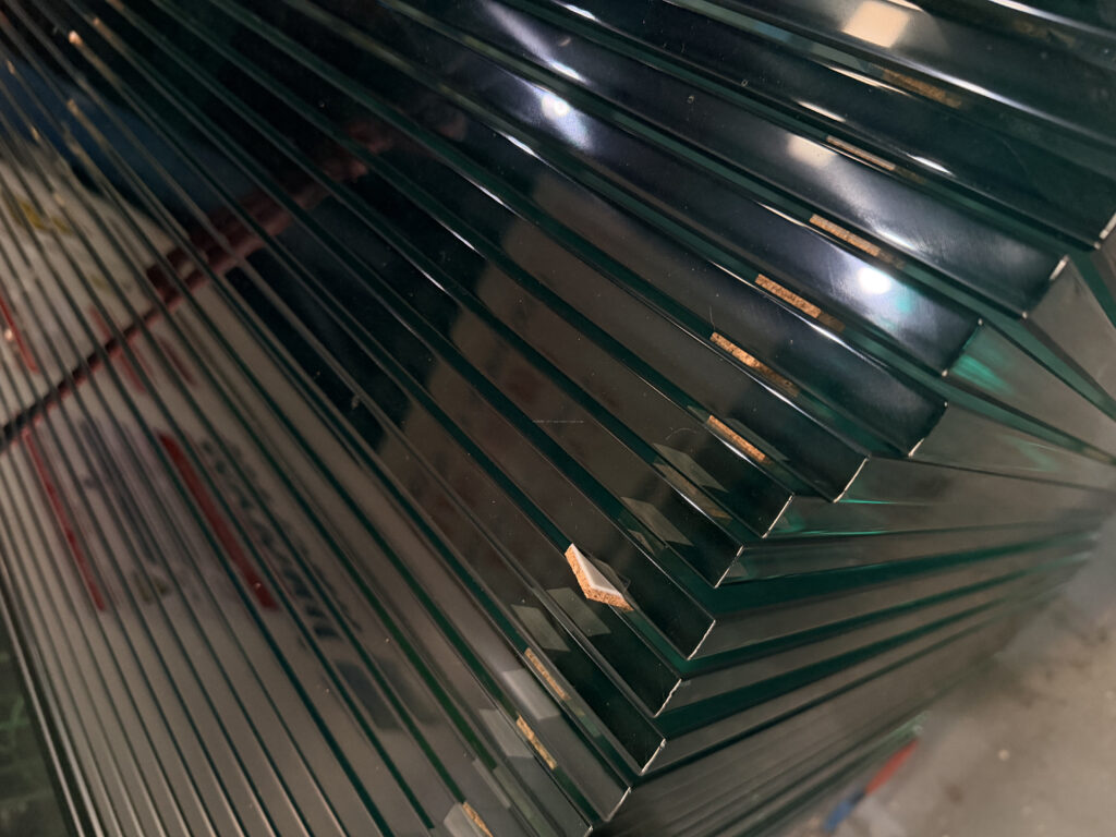 polished glass edge detail for curtain wall structural glass system