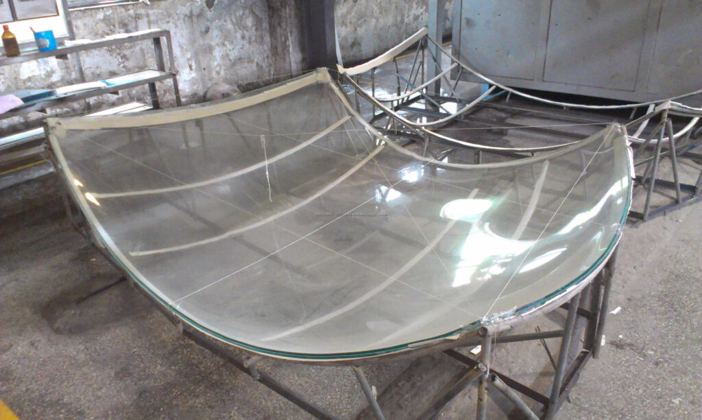 heat-bent curved glass