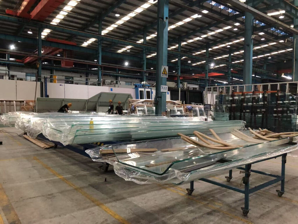 Curved laminated glass facade solution by HAIKONG SGT for landmark architecture